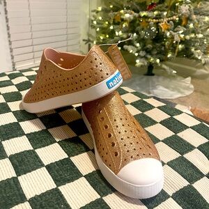 Sold Out NWT Native Jefferson Bling - Rose Gold